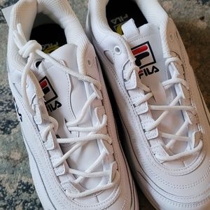 NWT FILA White Running Tennis Shoes 9